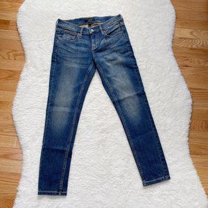 Banana Republic NWOT Low-Rise Dark Wash Girlfriend Jean Size 8 Short